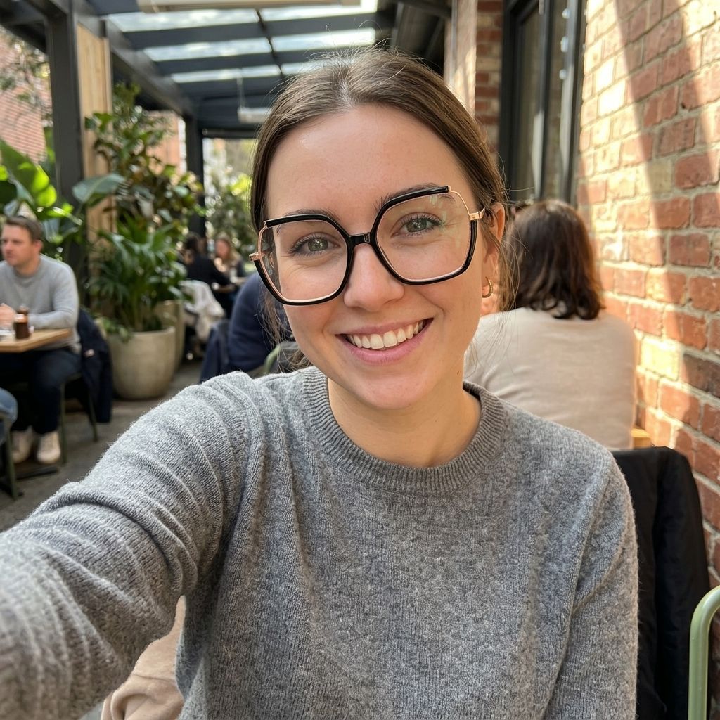 Alexia Noir Carré Luenttes6