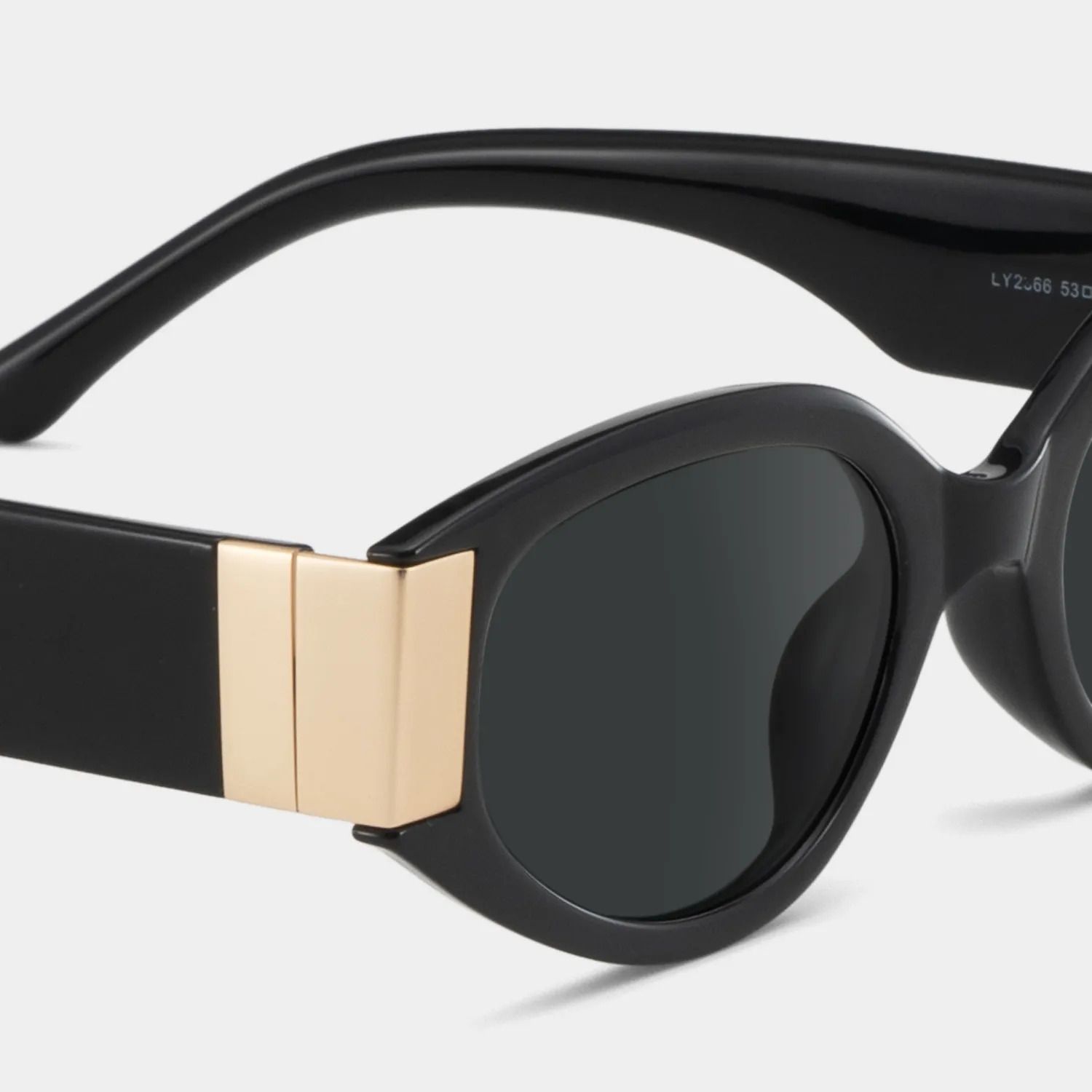 Lunettes de soleil de style Geometric Noir Silvia | ZEELOOL Découvrir ZEELOOL4