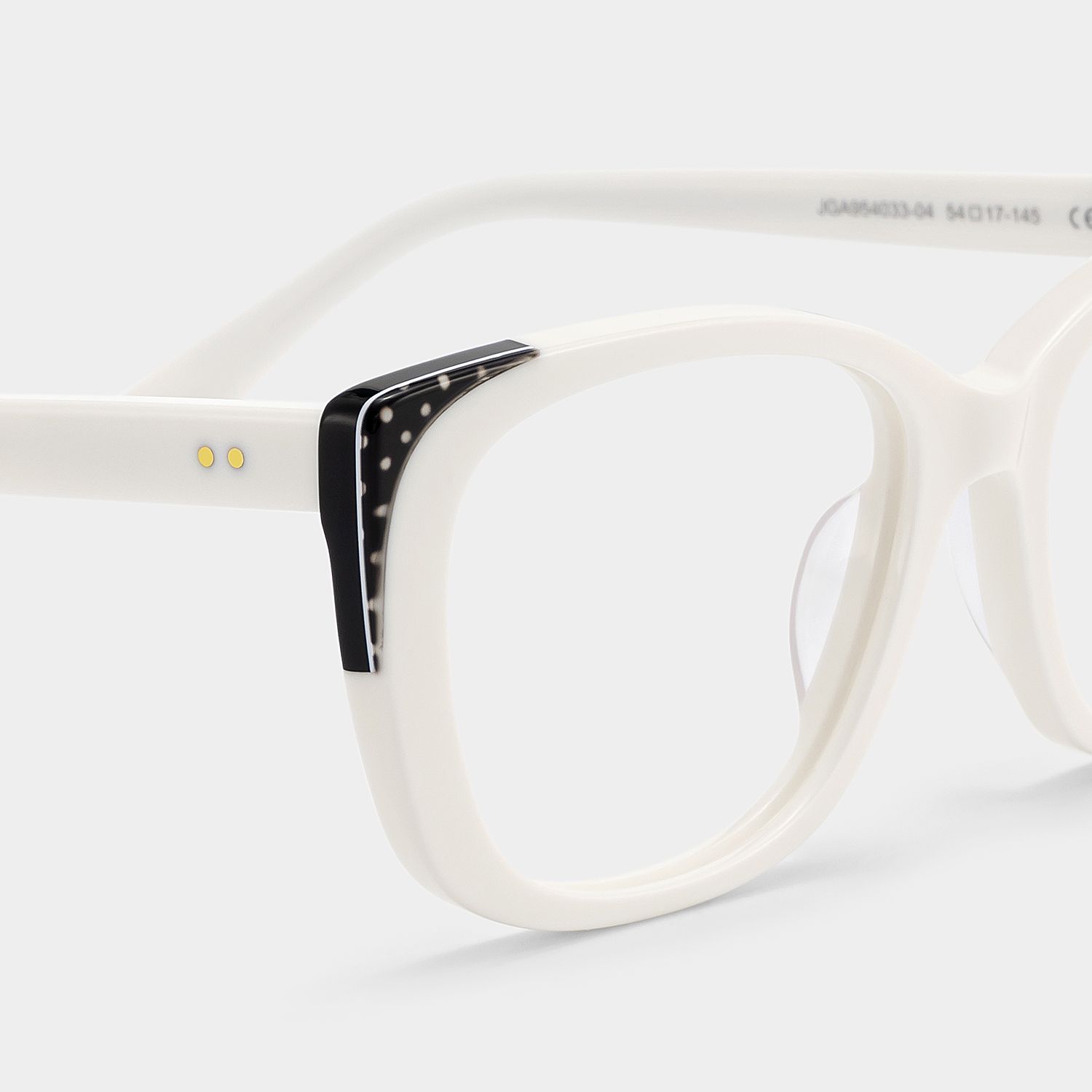 Lunettes à monture œil-de-chat blanches Madeline en promotion | ZEELOOL4